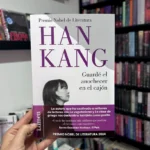Fotografía de la portada del Libro Guardé el anochecer en el cajón de Han Kang 9786287658493