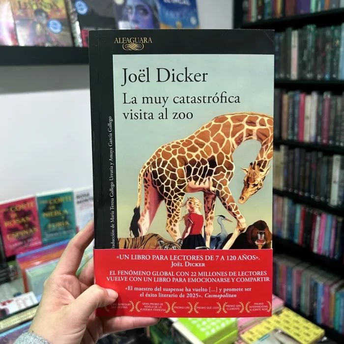 Fotografía de la portada del Libro La muy catastrófica visita al zoo 9786287778160