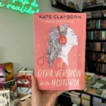 Fotografía de la portada del Libro La otra versión de la historia 9788419131898
