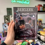 Fotografía de la portada del Manga Berserk Tomo 41 9786076360484
