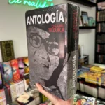 Fotografía de la portada del Manga Antología Tezuka 9788491467823