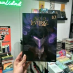 Fotografía de la portada del Manga SOLO LEVELING Tomo 10 9791387784683
