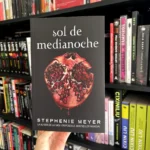 foto de portada del Libro Sol de medianoche Saga crepúsculo 5